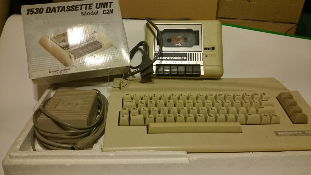 Komputer COMMODORE 64