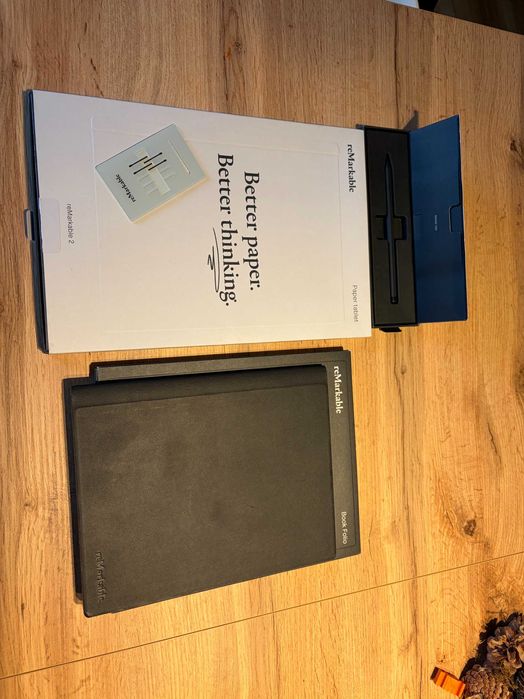 Tablet reMarkable 2 z rysikiem Marker Plus i czarnym folio