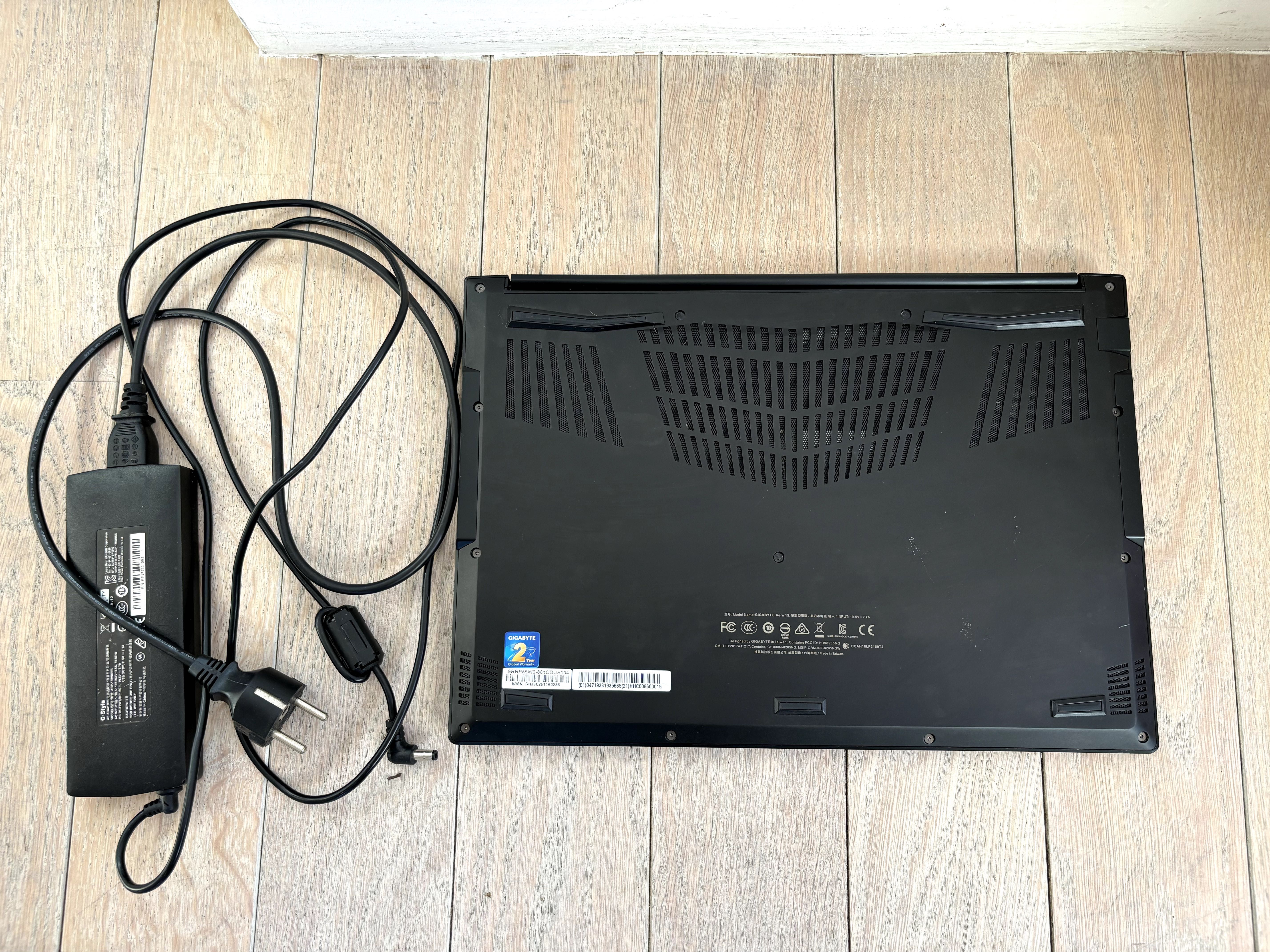 Laptop Gigabyte Aero 15 | i7-7700HQ | GeForce GTX 1060 |