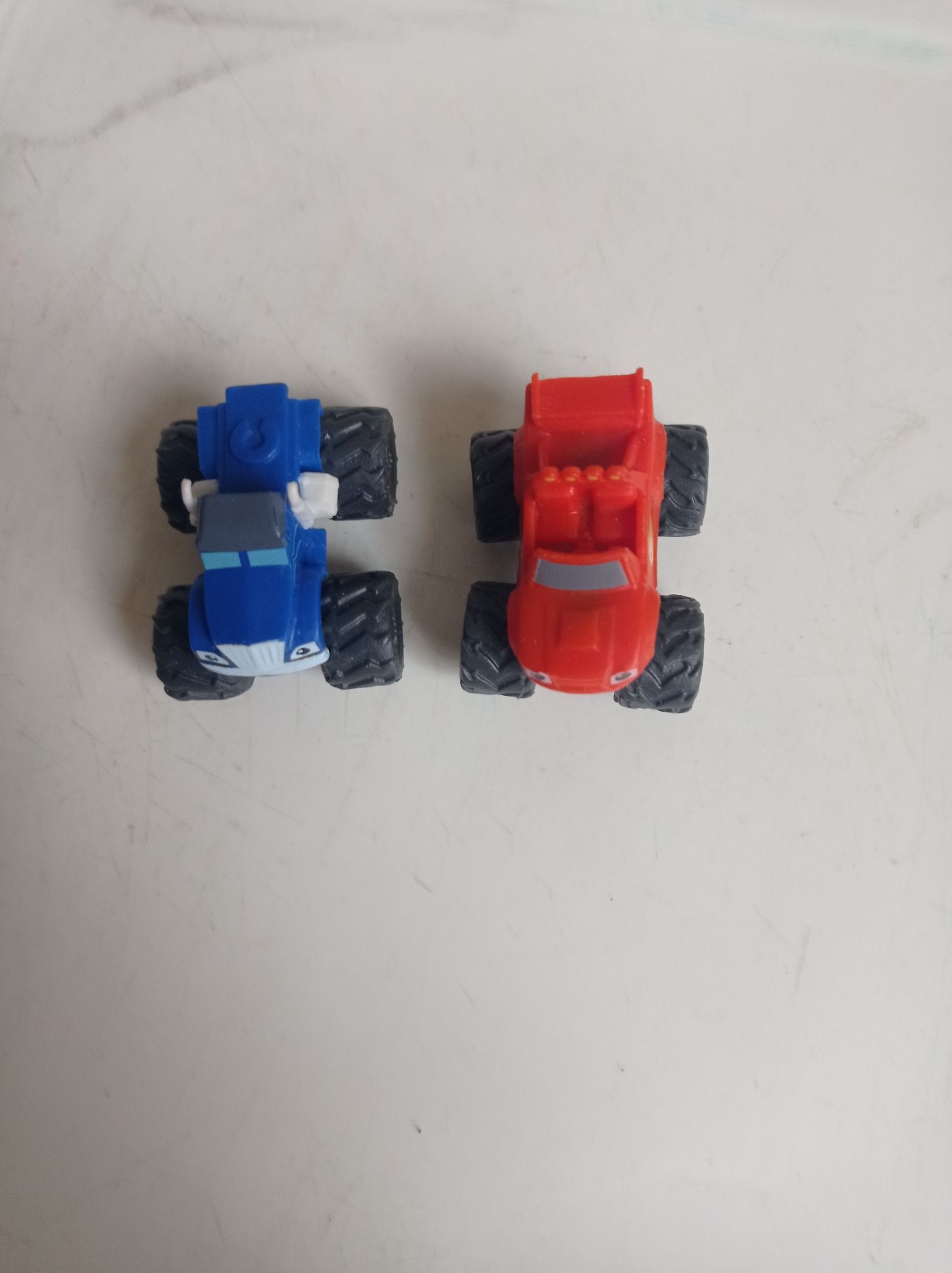 Figurki autka samochodziki monster truck
