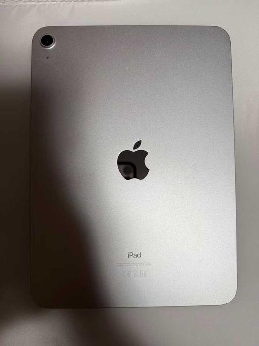 Apple iPad 10.9" (10.generacja) 64GB + Magic Keyboard