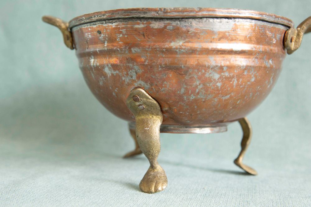 Antyk pojemnik miedziany kociołek zabytkowy ciężki misa na nóżkach