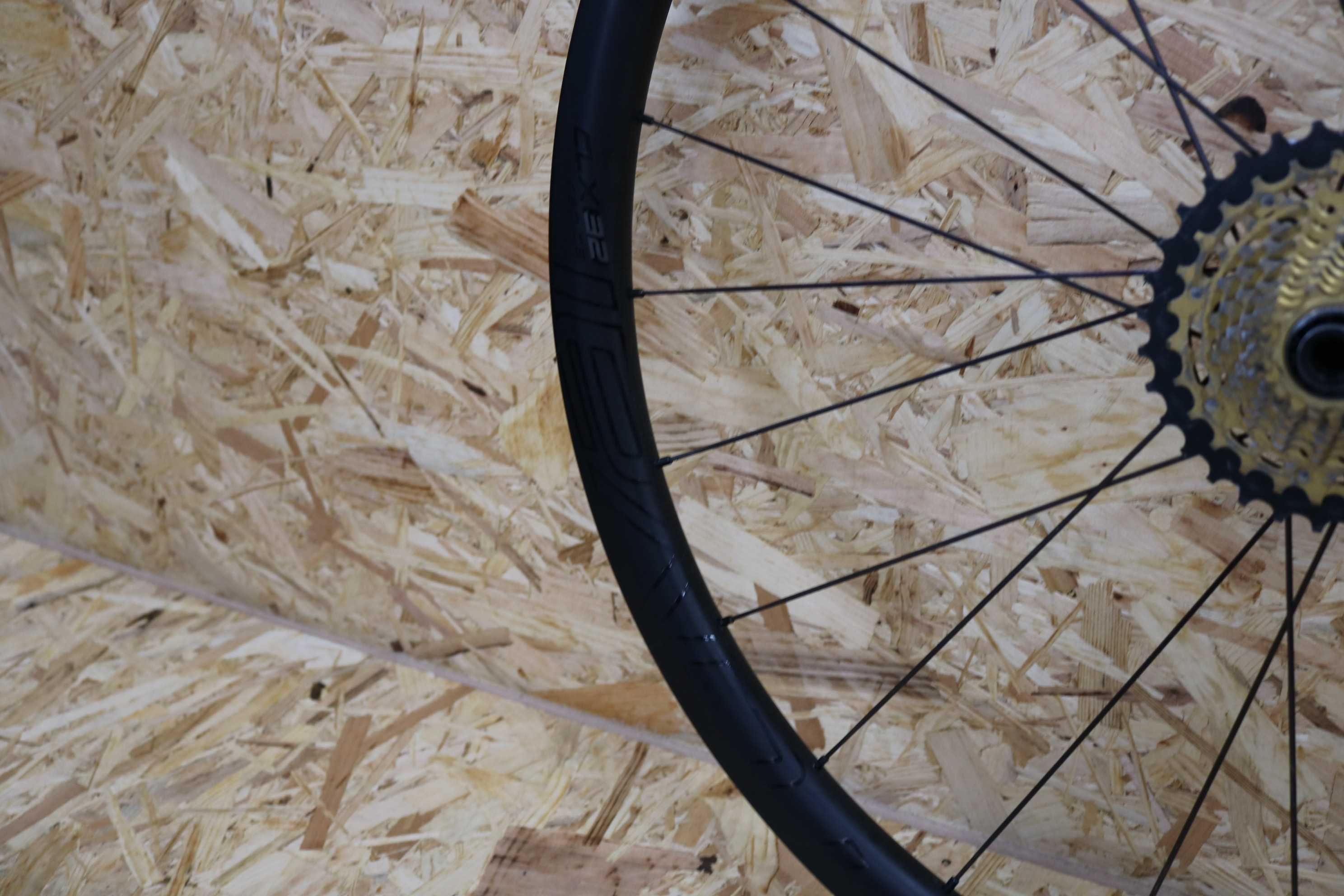 Rodas disco Roval CLX 32 - tubeless ou câmara