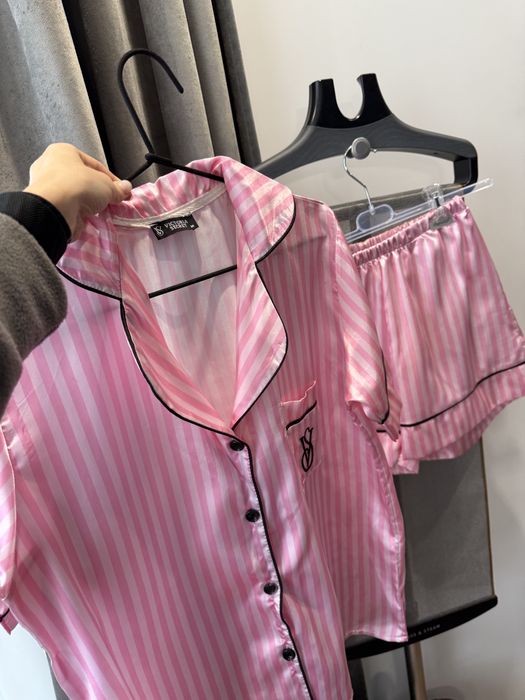 Рожева піжама Victoriaʼs Secret