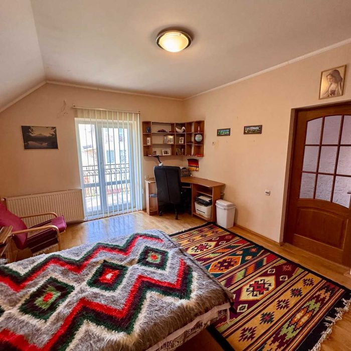 Затишний будинок в Крихівцях