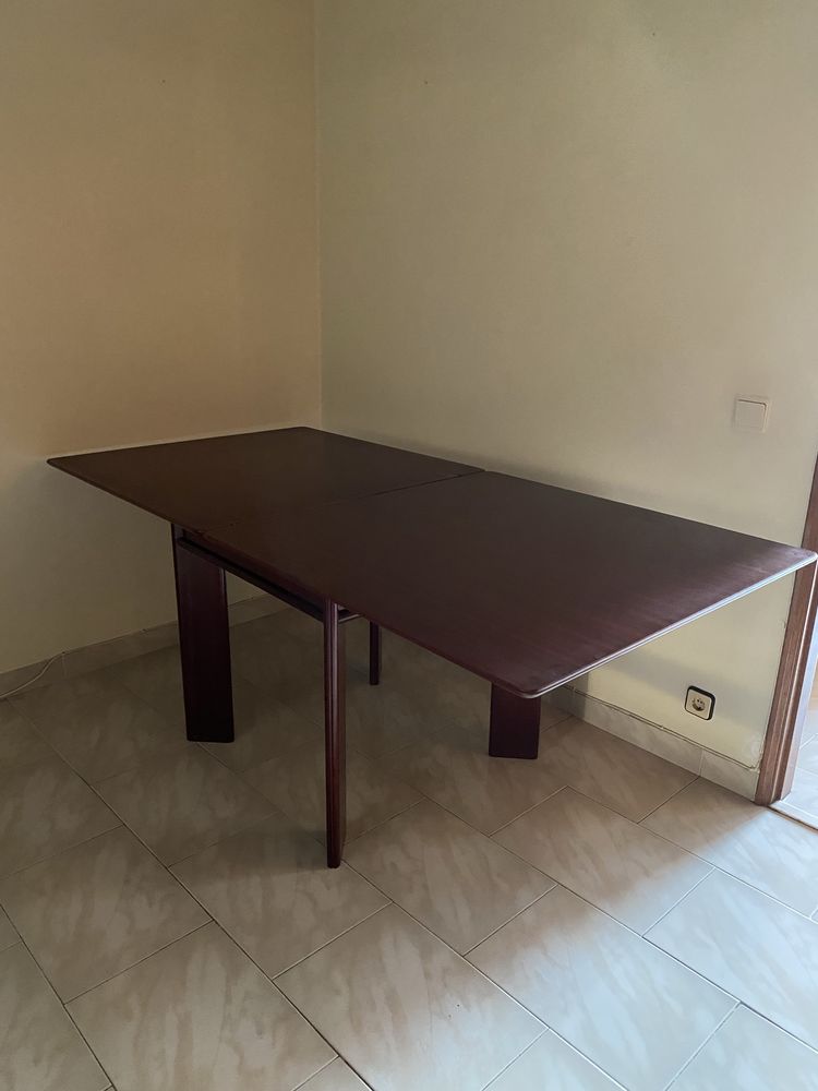 mesa de sala de jantar desdobravel / extensivel  8 lugares