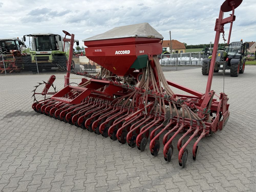Agregat uprawowo siewny Accord 4,5 metra DA-S brona aktywna NG-S