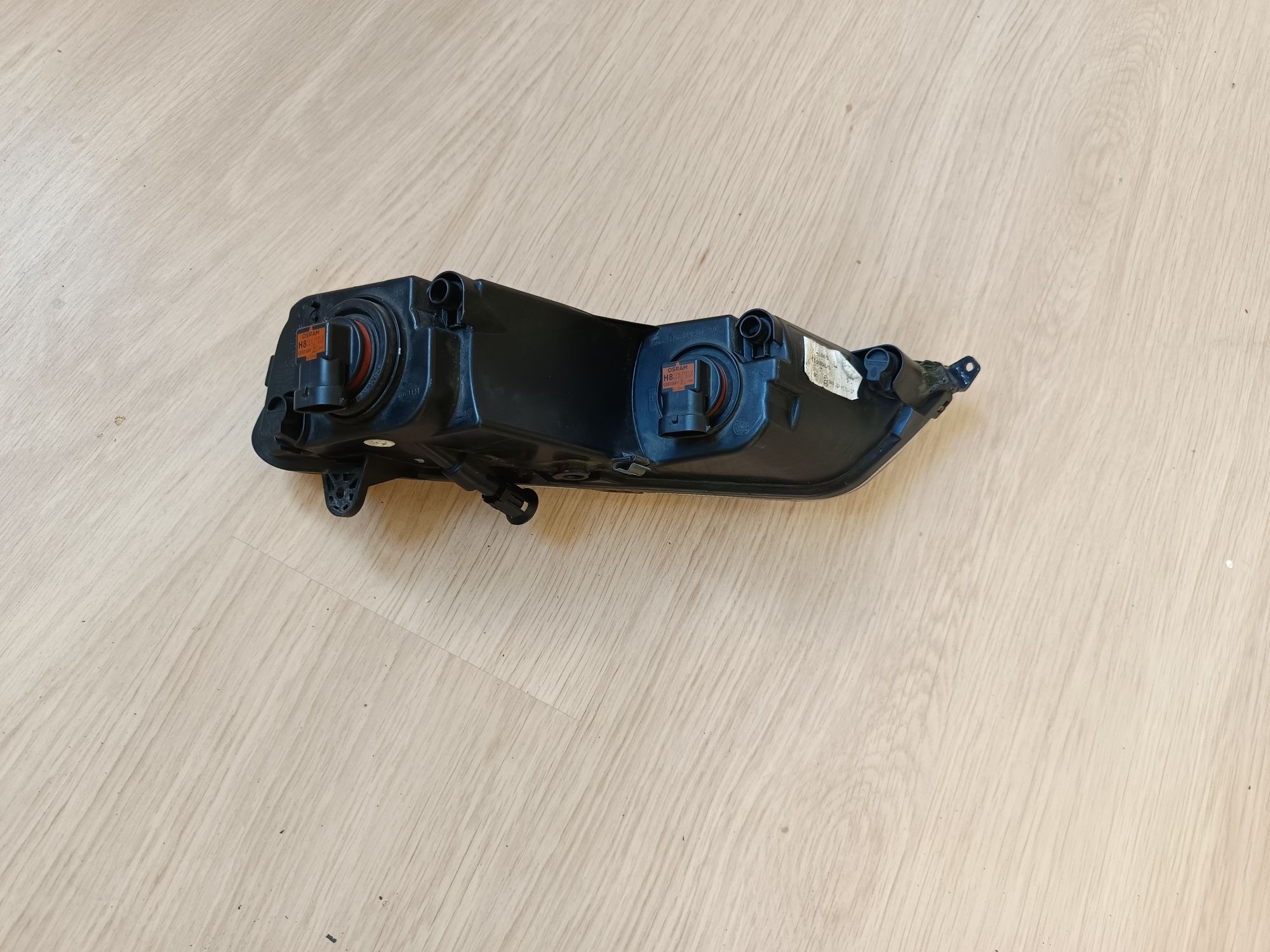 VW Passat B7 R-line halogen lewy H8 + H8