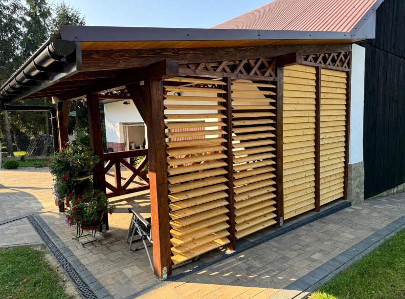 Ruchome deseczki. Żaluzje ogrodowe. Drewniana zabudowa. Taras