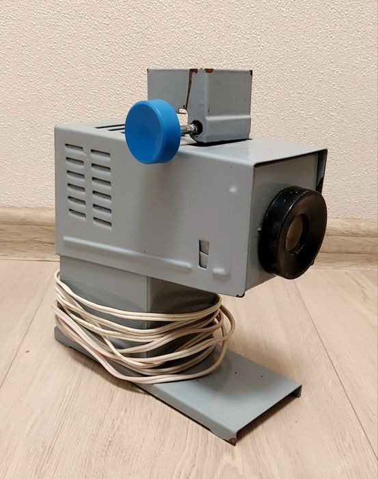 Продам фильмоскоп диапроектор