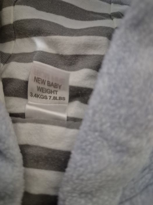 На зріст  50 см і 54 см і до 3400 кг комбінезон чоловічок на новонарод