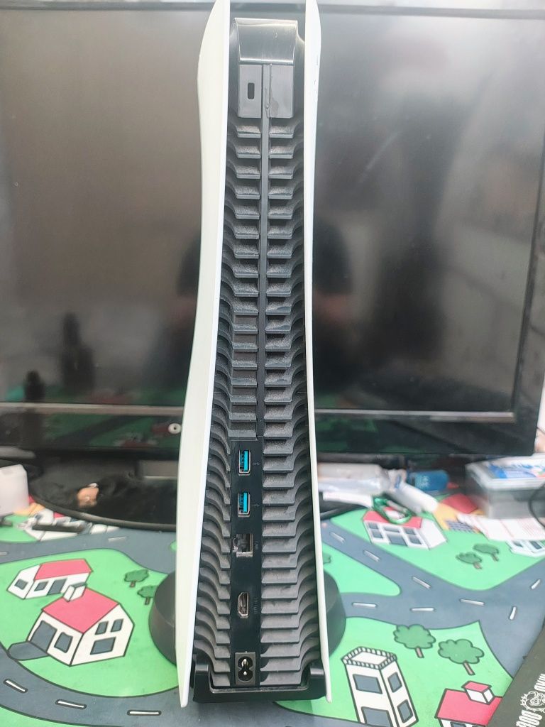 Konsola Ps5 1216A z napędem +pad