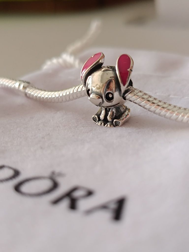 Charm Stitch pandora