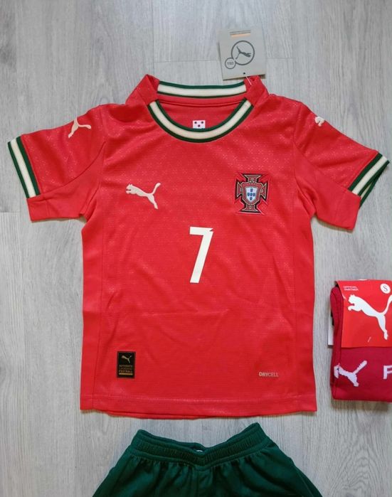 Equipamento criança Portugal 25 26