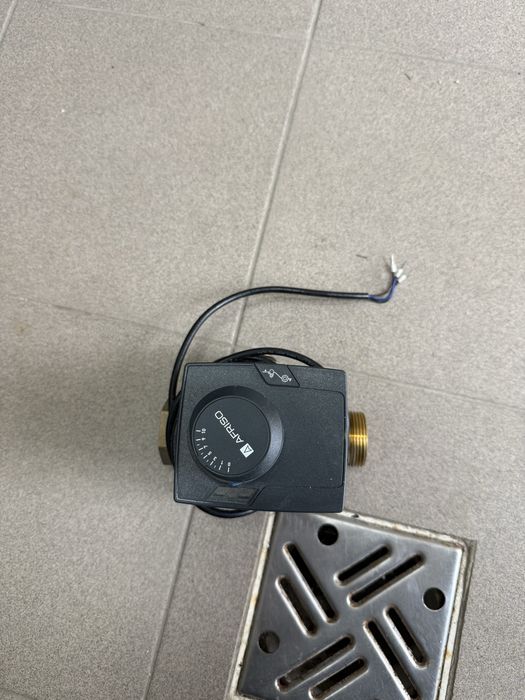 Siłownik naped elektryczny do zaworow mieszajacych