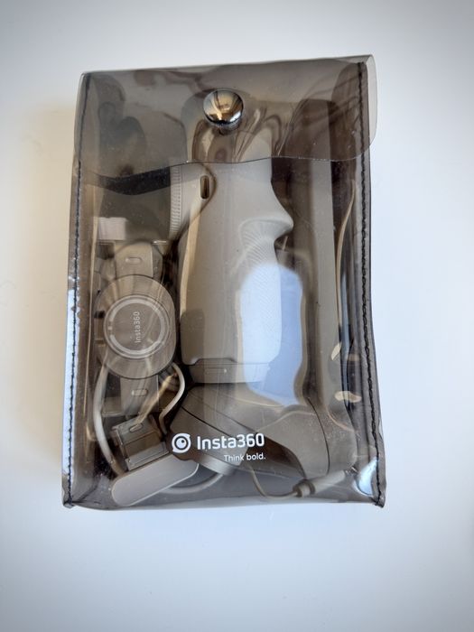 Стабилизатор Insta360 Flow Creator Kit Stone Grey новый + освещение