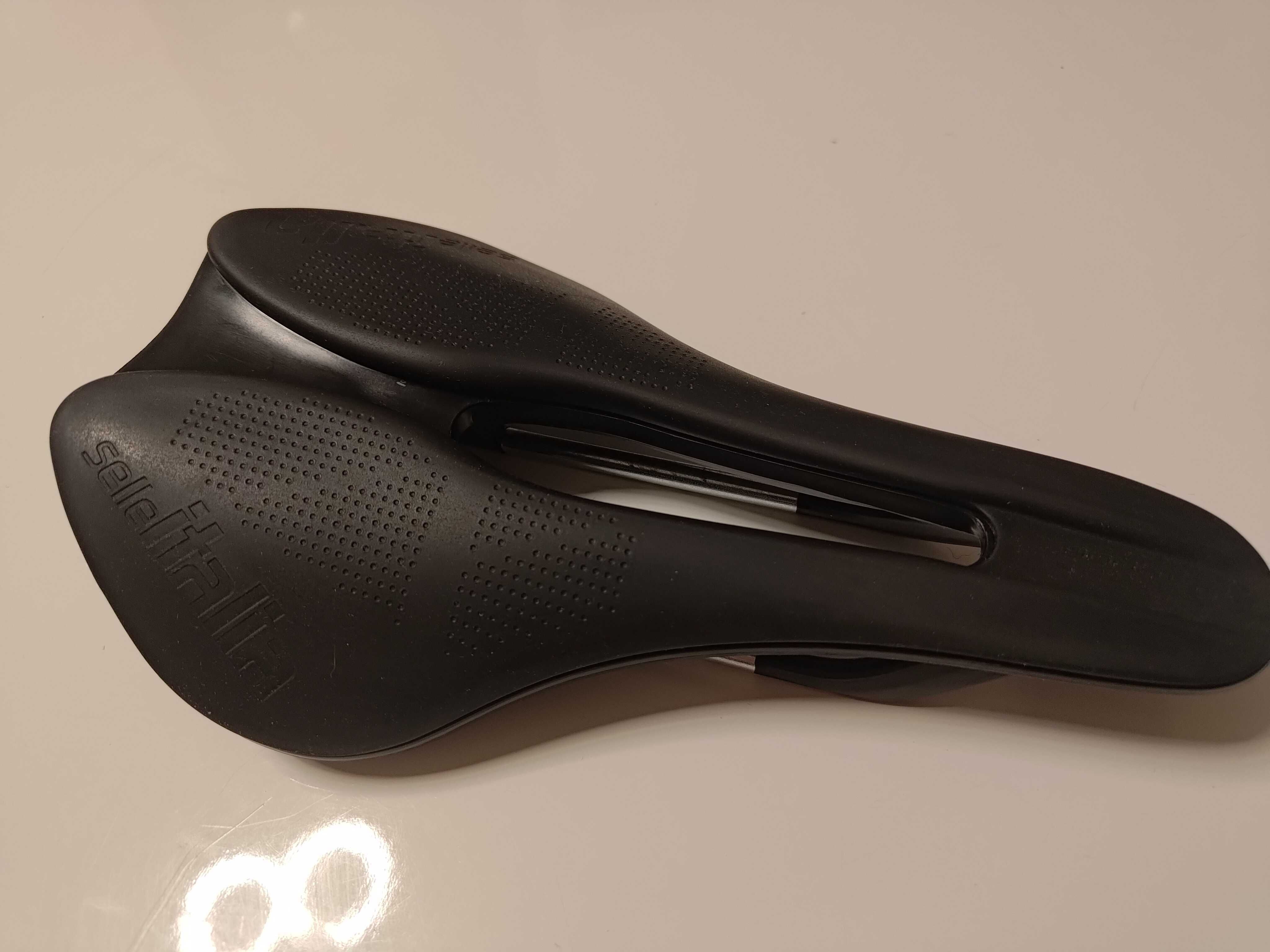 SIODEŁKO SELLE ITALIA Model X Boost Superflow L3 145 x 245 Czarny