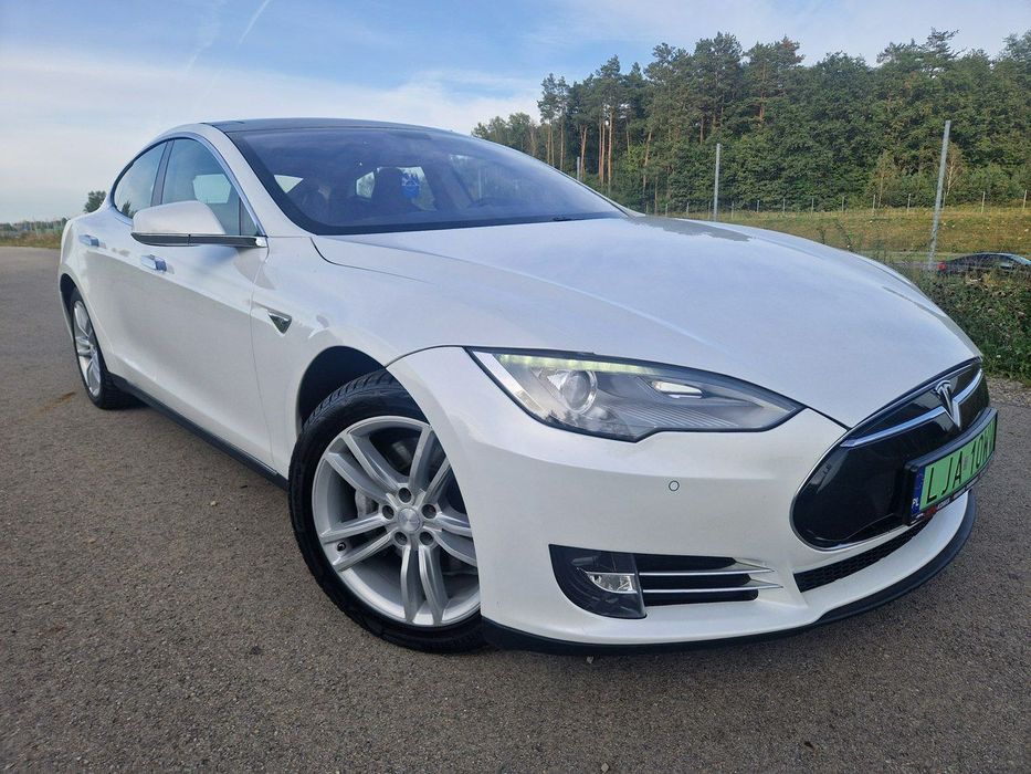 Tesla Model S 85 Full LED Skóra GPS Igła