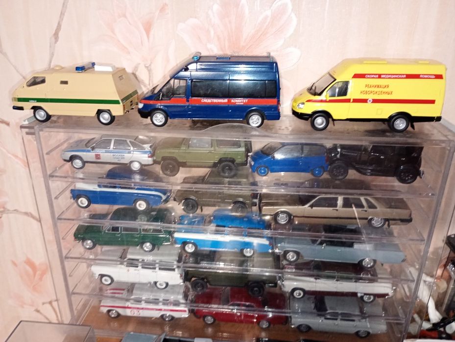 Масштабные модели автомобилей  1:43
