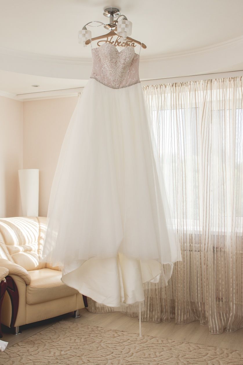 Свадебное платье цвета Айвори + кольца