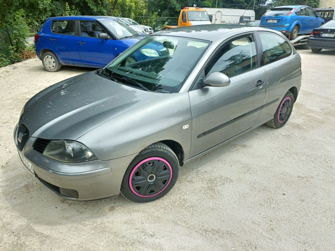 Seat Ibiza Lift ekonomiczny 1.2 benzynka z klimatyzacją