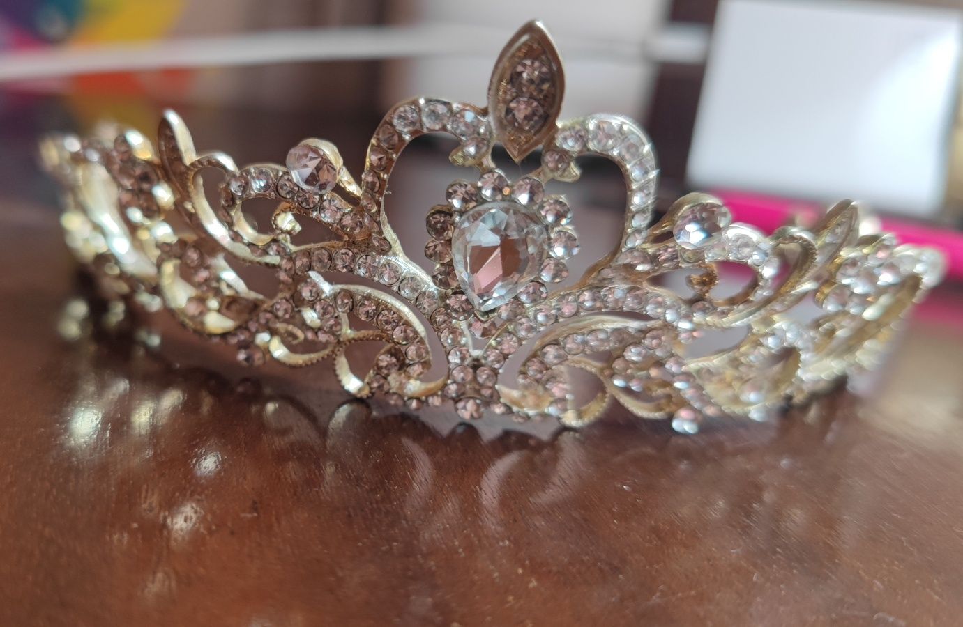 Tiara nova prateada