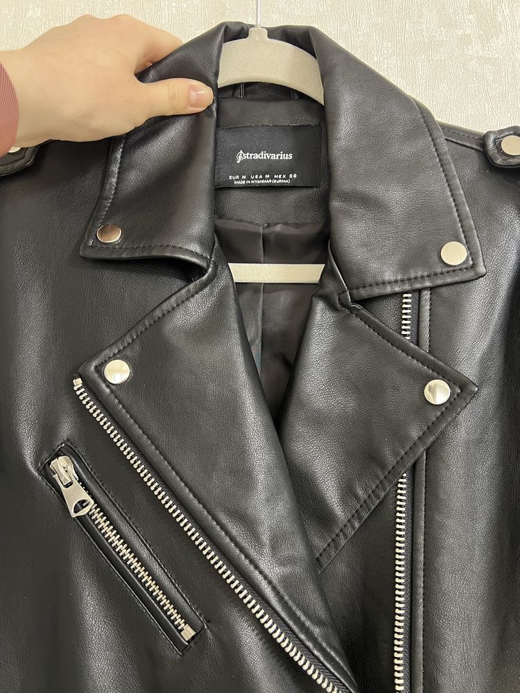 Кожанка Stradivarius