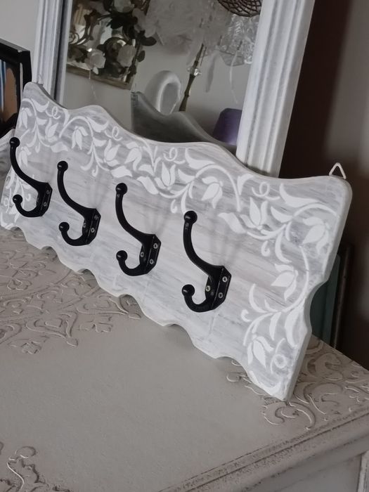 Wieszak drewniany. Na ścianę. Stylizowany. Prowansalski. Shabby chic .