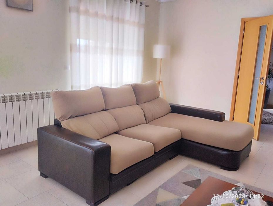 Conjunto de Sofás (2 + 3 lugares com chaise longue)