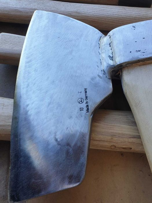 Siekiera topor recznie robiona kuta