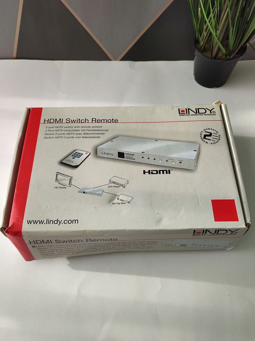 4-портовий HDMI-сплітер Lindy 32588