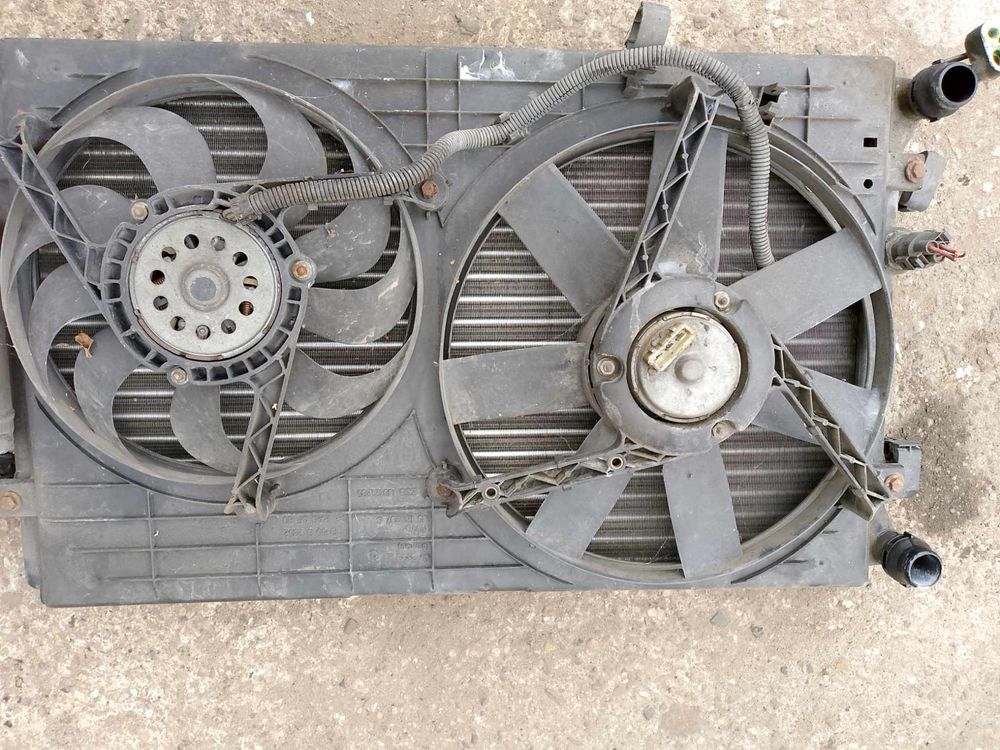 Chłodnica Audi A3 Wentylatory A3 8L komplet chłodnice