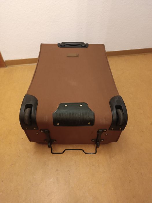 Чемодан большой размер L -72 см