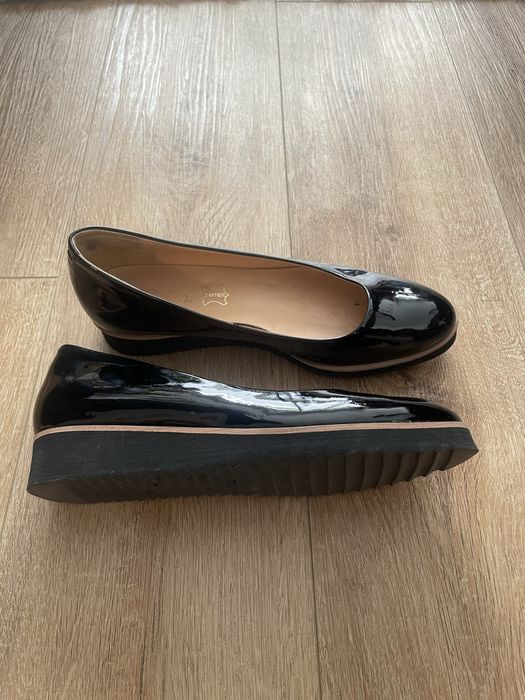 Modne czarne skórzane lakierki - Eska 37 – klasyka