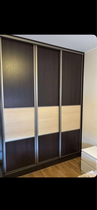 Sprzedam szafe wnekową przesuwane drzwi