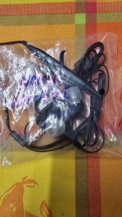 Auriculares com Fio SAMSUNG, NOKIA, LG, Novos por estrear