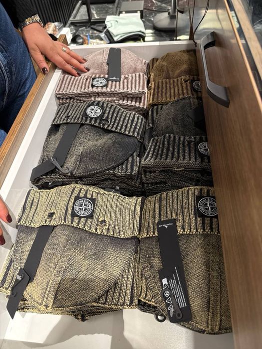 Шапка stone island