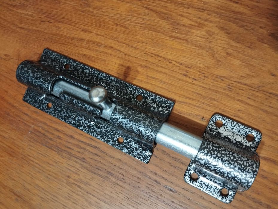 Замок задвижка на дверь. Очень мощный. Новый.