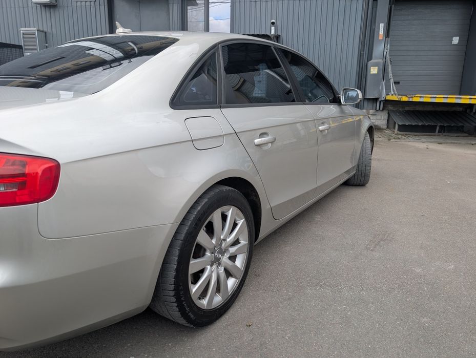 Audi A4 2.0tfsi 2013