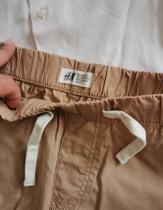 Elegancki zestaw HM Reserved 134 koszula biała szorty beżowe