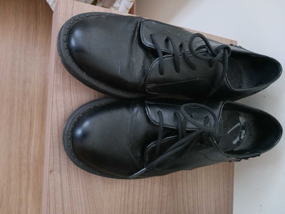 Sapatos Pretos Geox 34