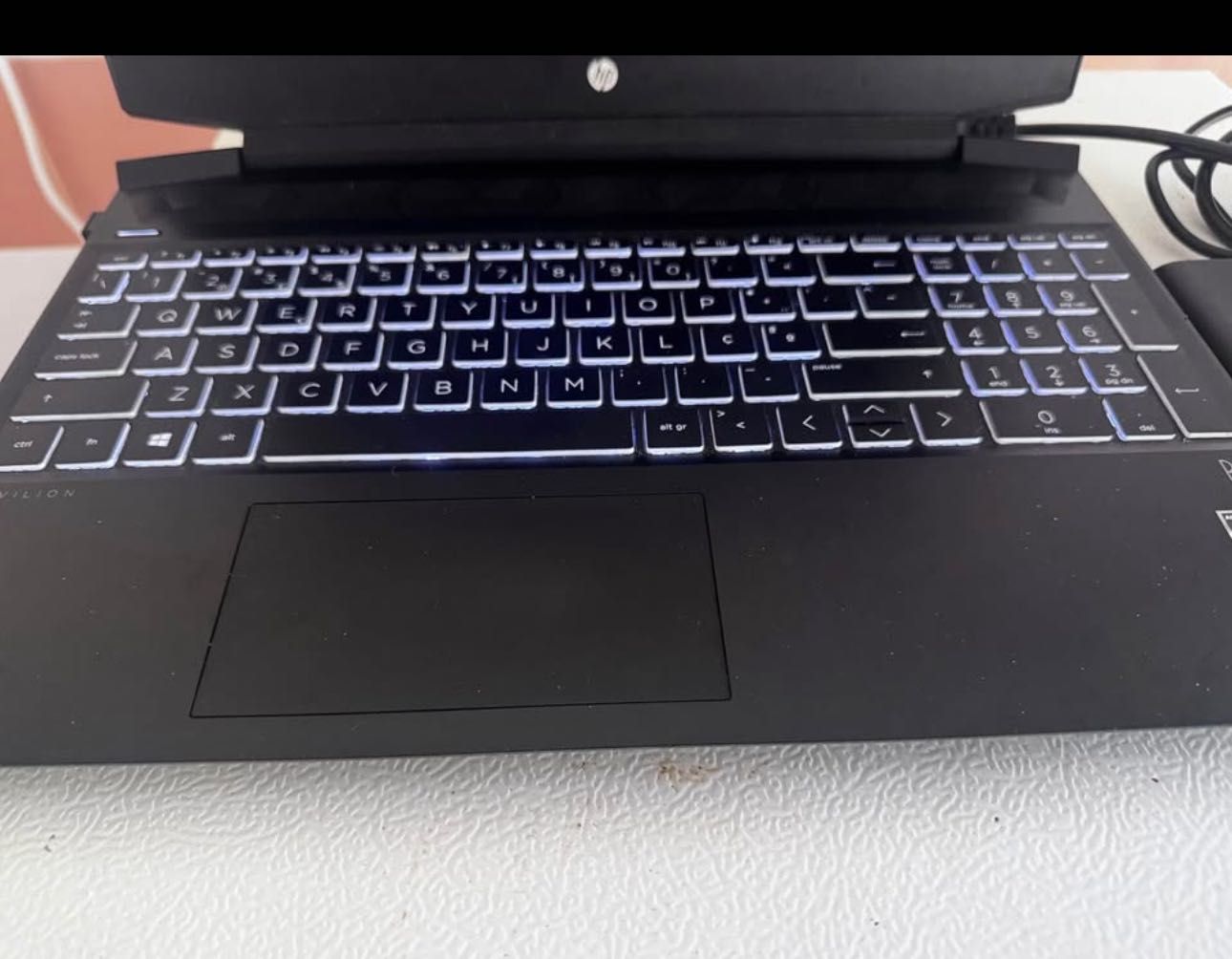 HP GAMING LAPTOP- Ryzen 5 4600H Radeon Graphics 15.6 "FullHD