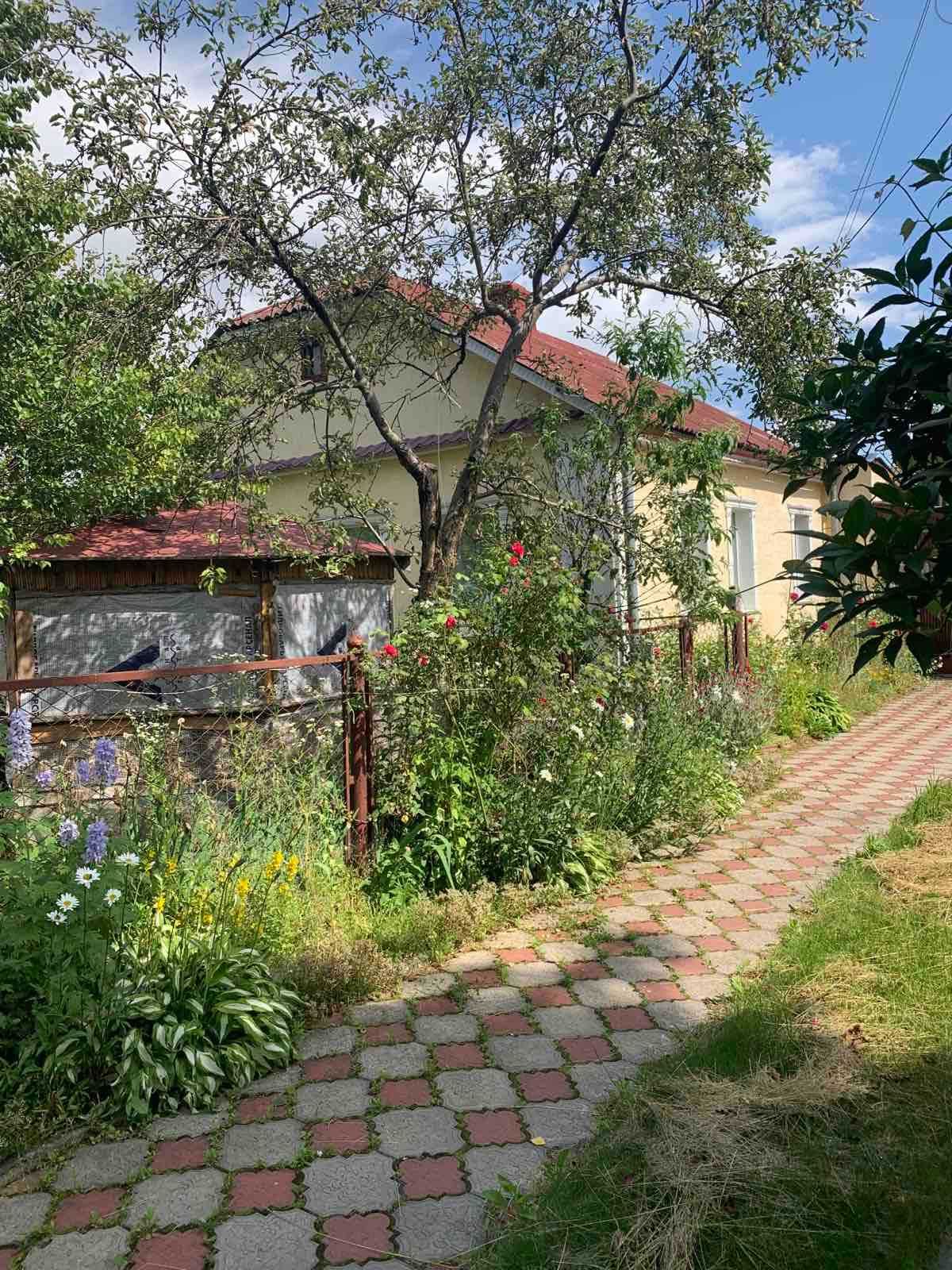 Продаю будинок із цегли (центр Черемушок)