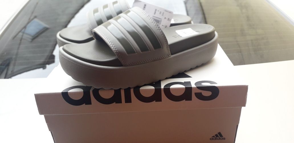 Шлёпки женские Adidas 38.(Оригинал)