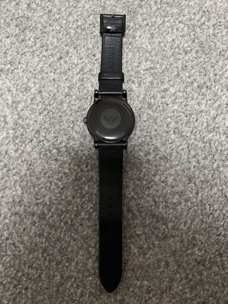 Zegarek Emporio Armani Luigi AR1732 Czarny minimalistyczny