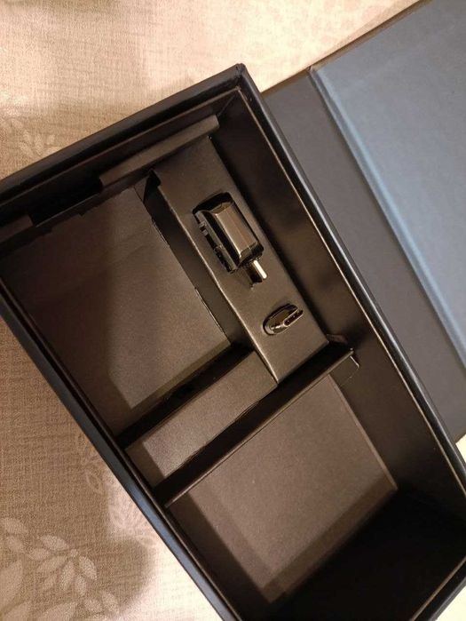 Телефон  Samsung  Galaxy S8