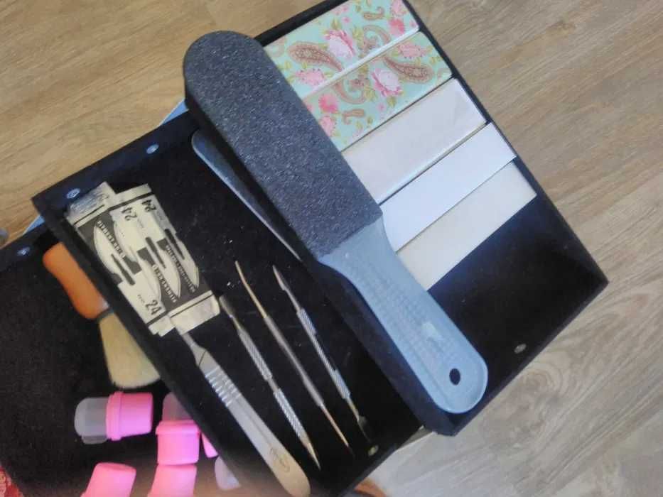 Mala manicure e pedicure + artigos de unhas