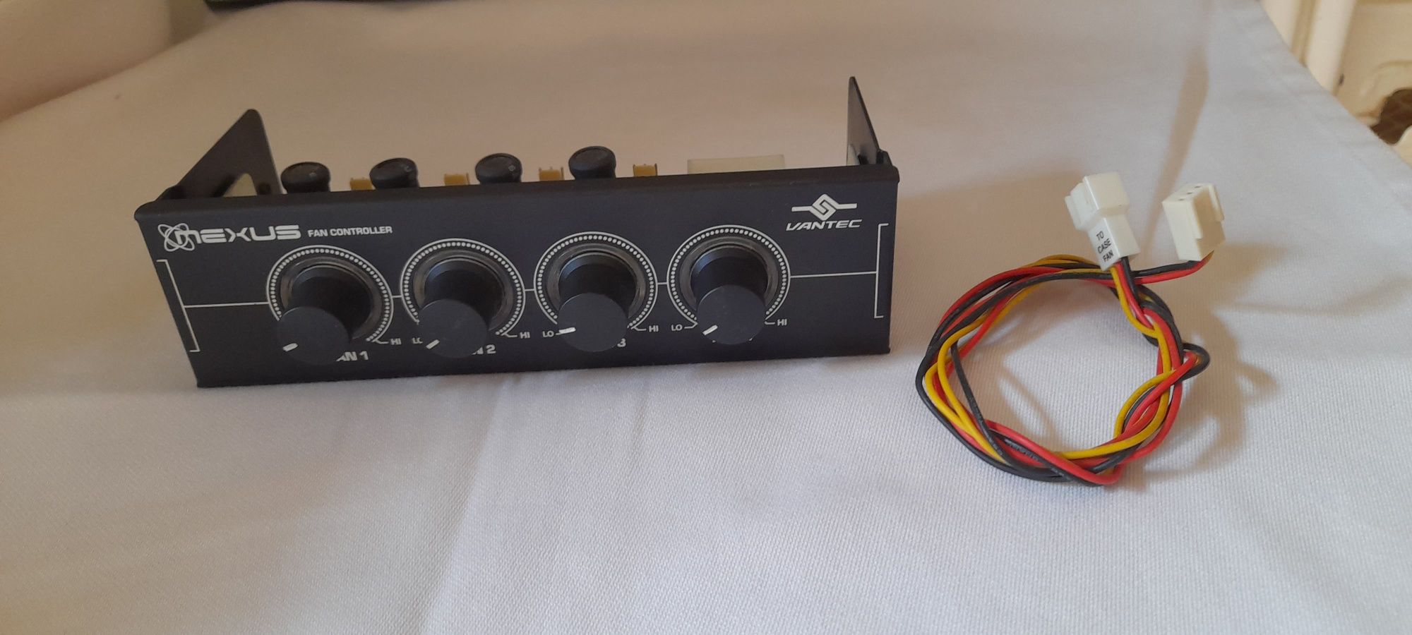 Vantec Nexus 3.5" Multi-Channel Fan Controller - ÚLTIMOS DIAS