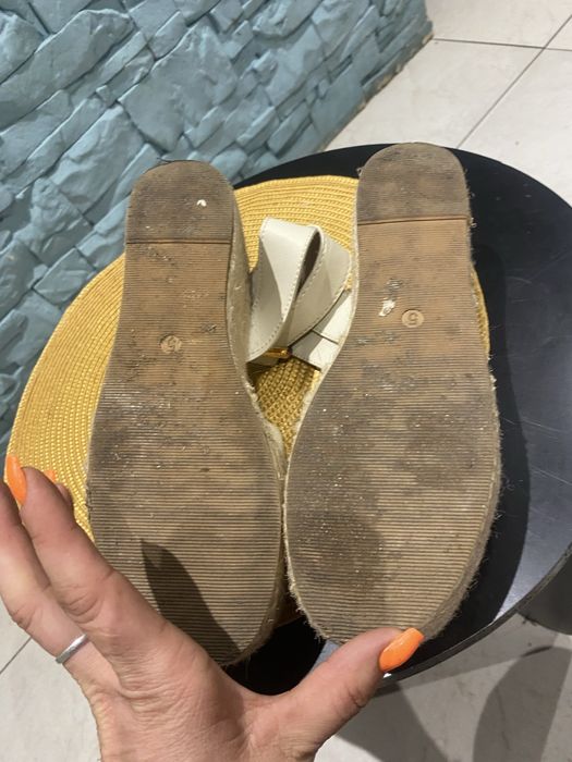 Sandały na platformie .