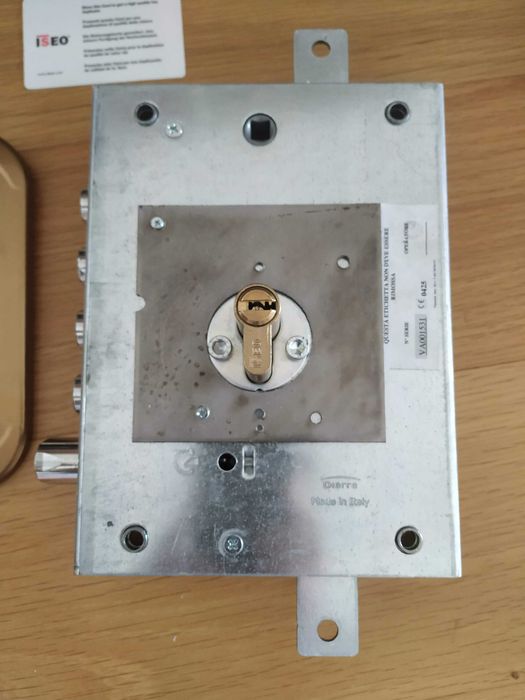 Fechadura DIERRE p/ porta blindada + canhão ISEO C/ 3 chaves